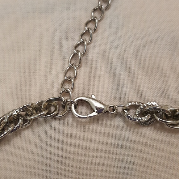 Vintage silver tone choker with charms filigrees - Picture 5 of 6